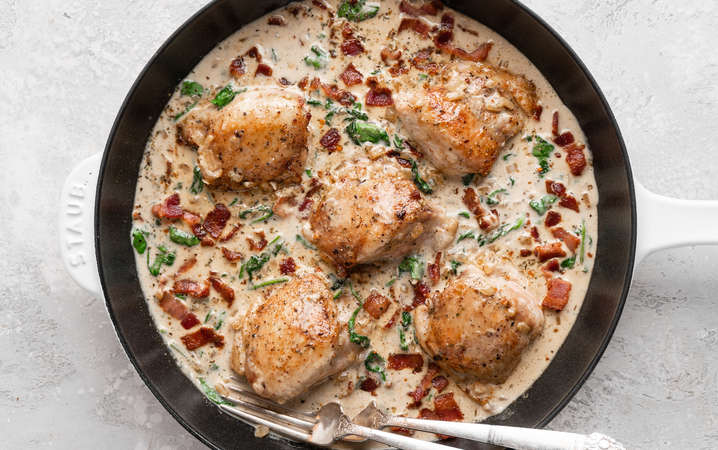 Ayam Mentega Bawang Putih dan Krim dengan Bayam