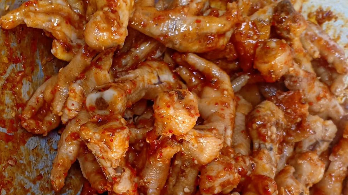 ceker-ayam-pedas-gurih-sajian-lezat-untuk-pecinta-kuliner-ekstrem