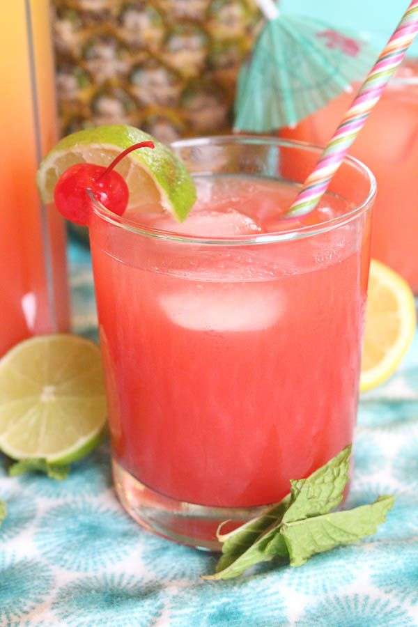 5 Minute Easy Tropical Rum Punch Recipe