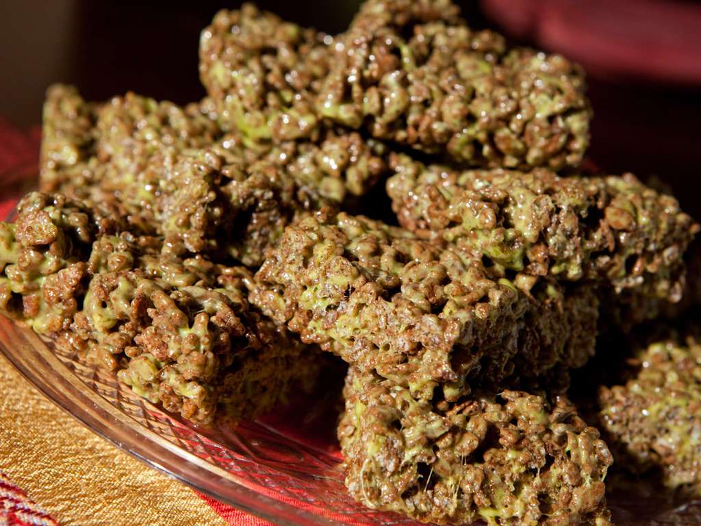 A quick and easy recipe for homemade cannabis rice crispy treats ...