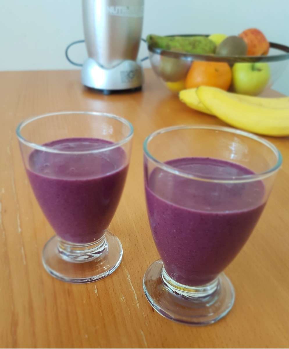 An Easy Blueberry Banana Smoothie Recipe Without Yogurt