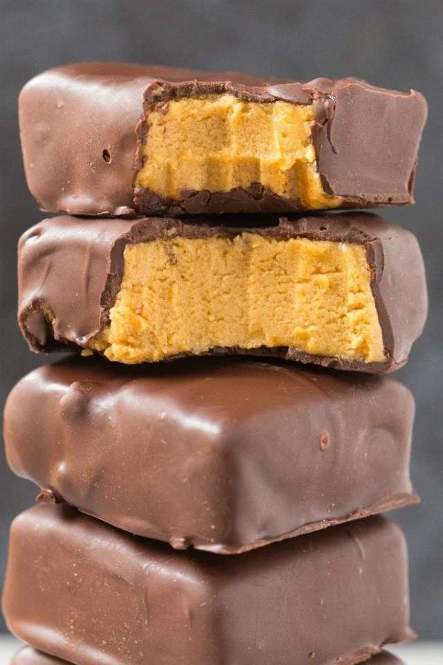 Healthy No Bake Keto Peanut Butter Chocolate Bars (Low Carb, Paleo, Vegan)