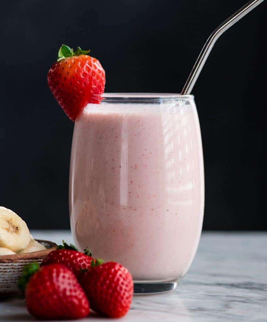 Healthy Strawberry Banana Smoothie (Video)