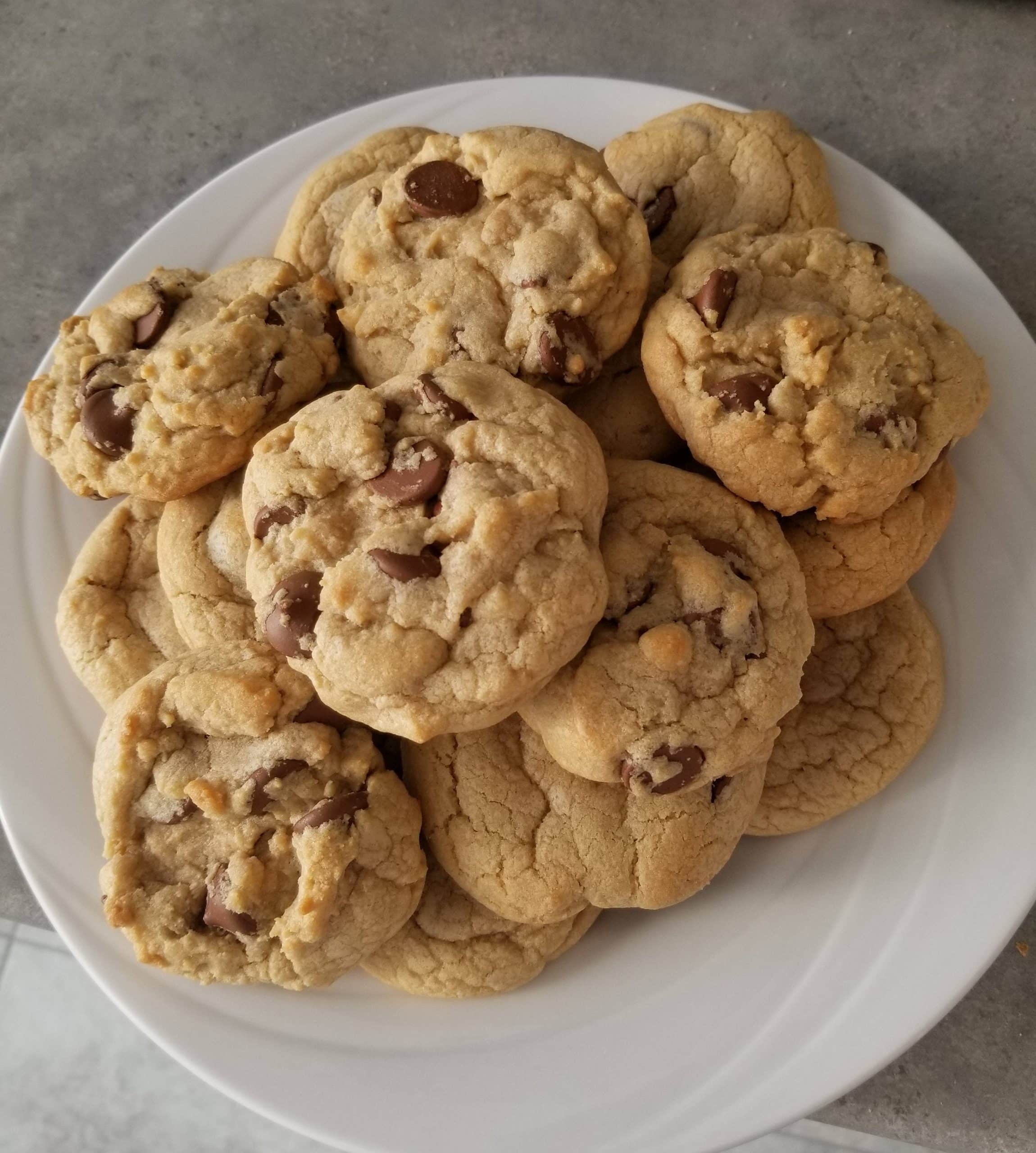 [Homemade] Chocolate Chip Cookies w/ Hershey Kisses : food