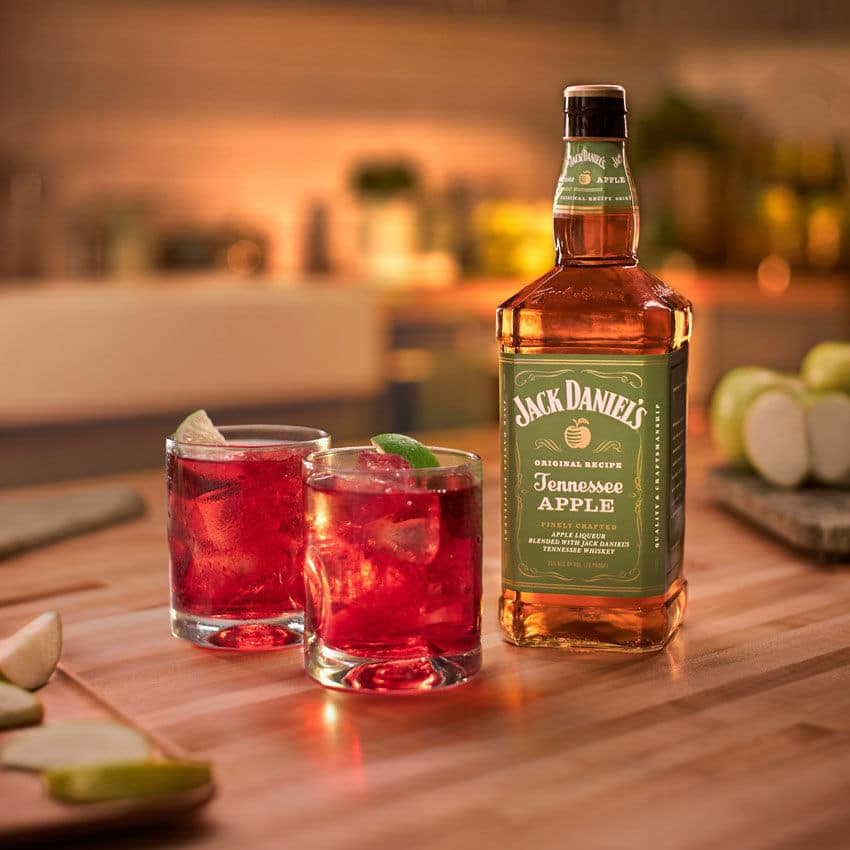 Jack Daniels presenta nuevo whiskey con sabor a manzana