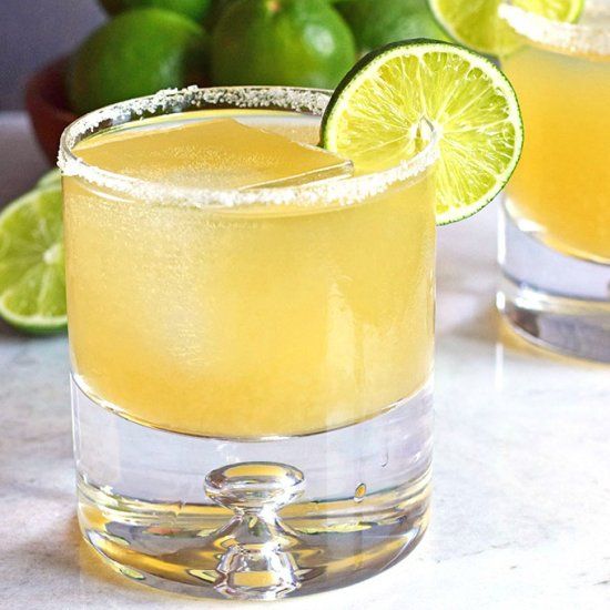 The best classic margarita. Made with tequila, lime juice, agave and ...